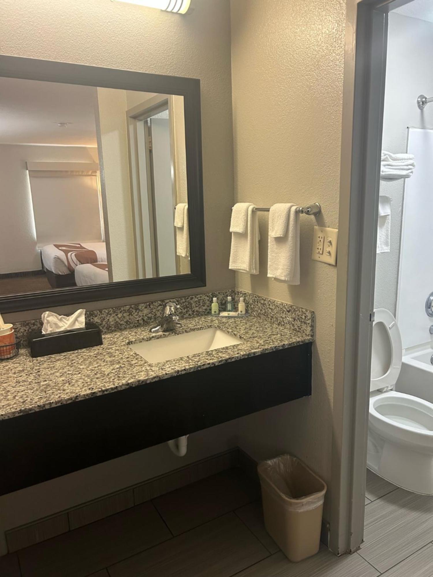 Quality Inn Mt Pleasant - Charleston Маунт Плезант Екстериор снимка